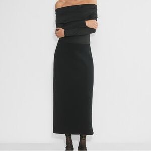 Aritzia Wilfred Ribbed Black Midi. Medium